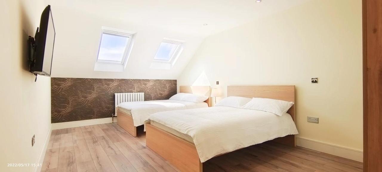 Top Floor Flat 5 Northwood Northwood  Eksteriør billede
